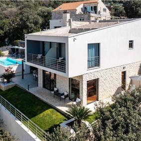 4 bedroom villa with pool and sea views near Dubrovnik sleeps 8